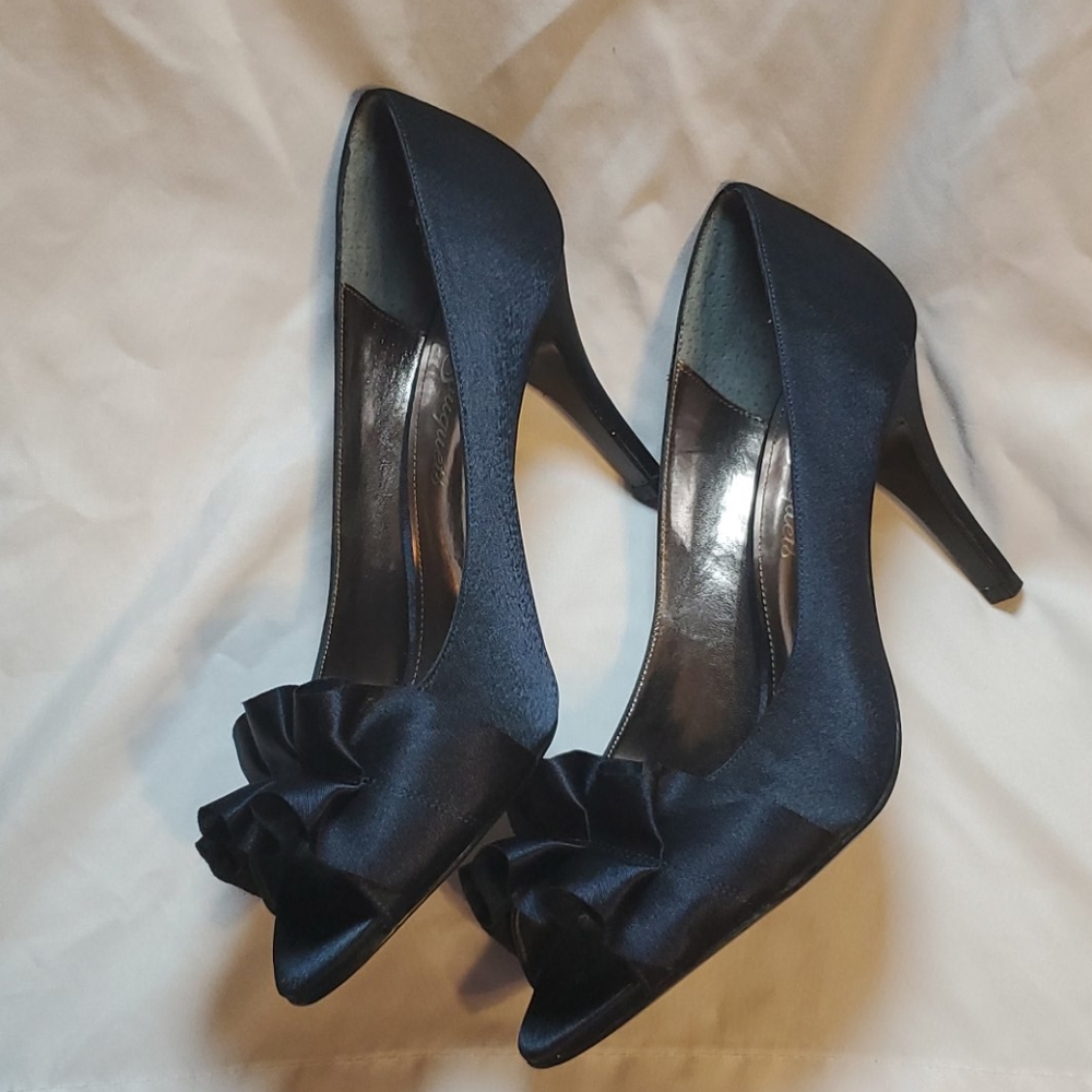 Bouquets Arlene Midnight Royal Peep Toe Heels 8m